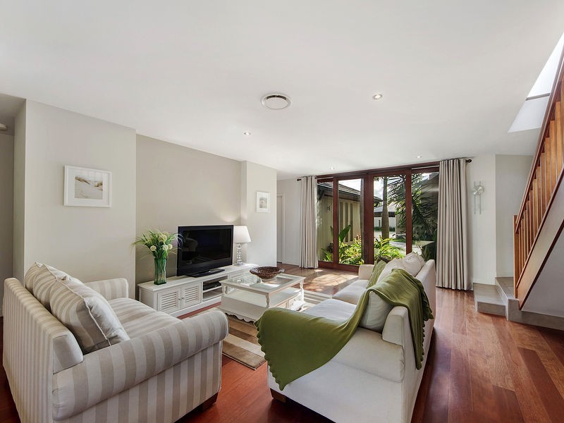 42 River Cove Place, Helensvale QLD 4212