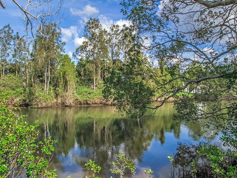 42 River Cove Place, Helensvale QLD 4212