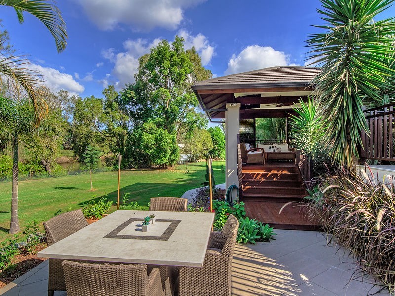 42 River Cove Place, Helensvale QLD 4212