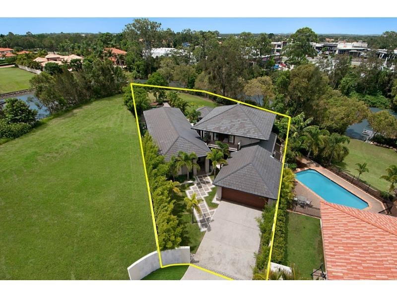 42 River Cove Place, Helensvale QLD 4212