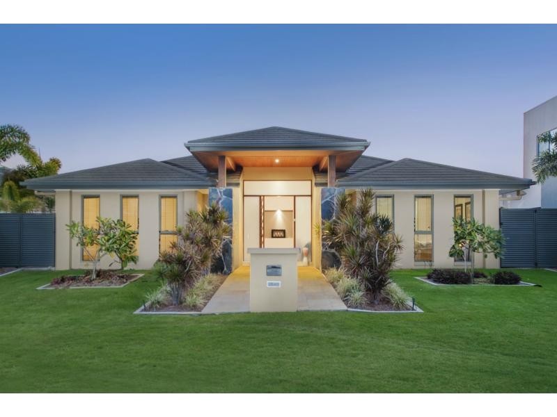 2840 Wylarah Way, Hope Island QLD 4212