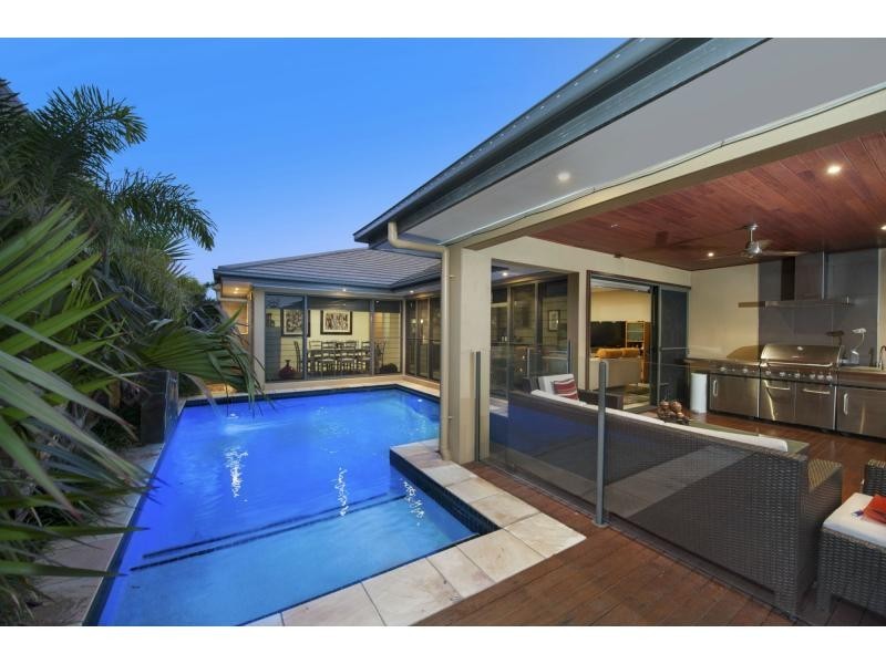 2840 Wylarah Way, Hope Island QLD 4212