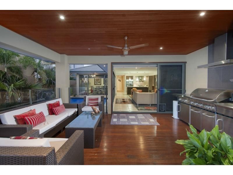 2840 Wylarah Way, Hope Island QLD 4212