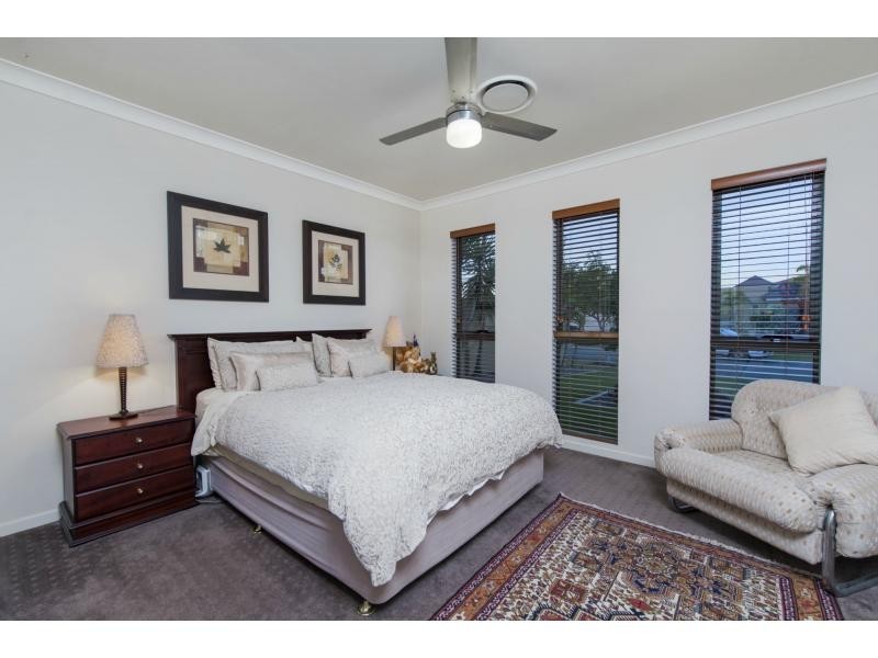 2840 Wylarah Way, Hope Island QLD 4212