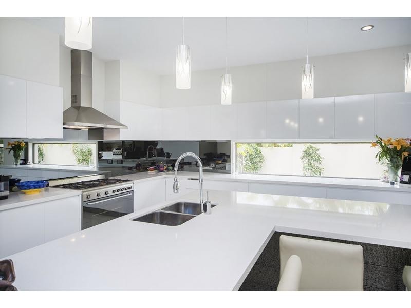 3158 Riverleigh Drive, Hope Island QLD 4212