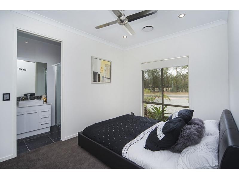 3158 Riverleigh Drive, Hope Island QLD 4212