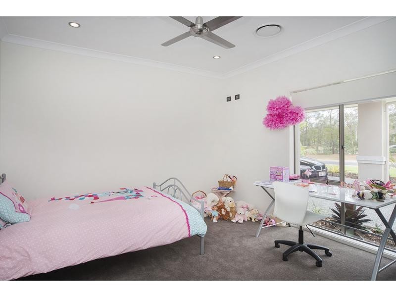 3158 Riverleigh Drive, Hope Island QLD 4212