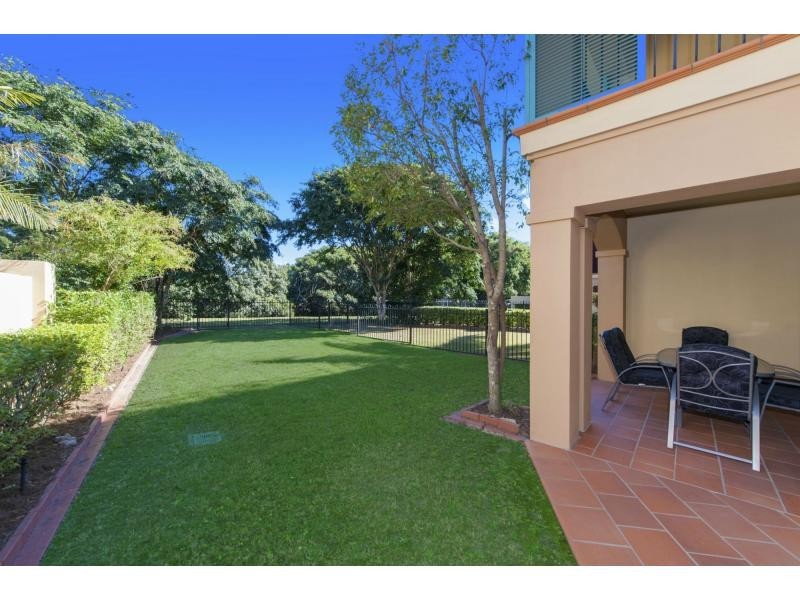 3223 Palladian Drive, Hope Island QLD 4212