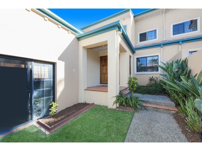 3223 Palladian Drive, Hope Island QLD 4212