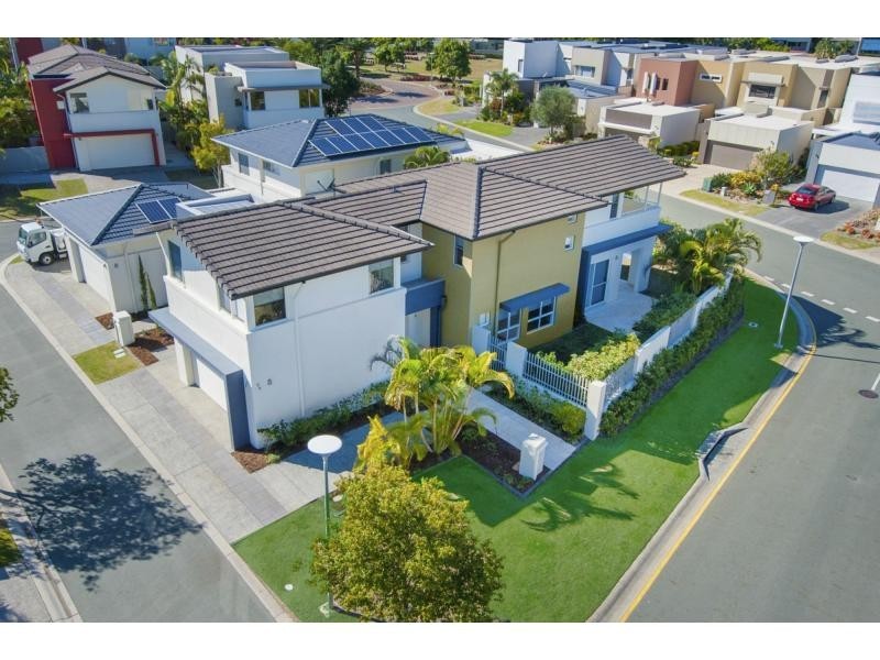 6011 Calardo Avenue, Hope Island QLD 4212