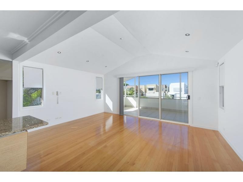 6011 Calardo Avenue, Hope Island QLD 4212