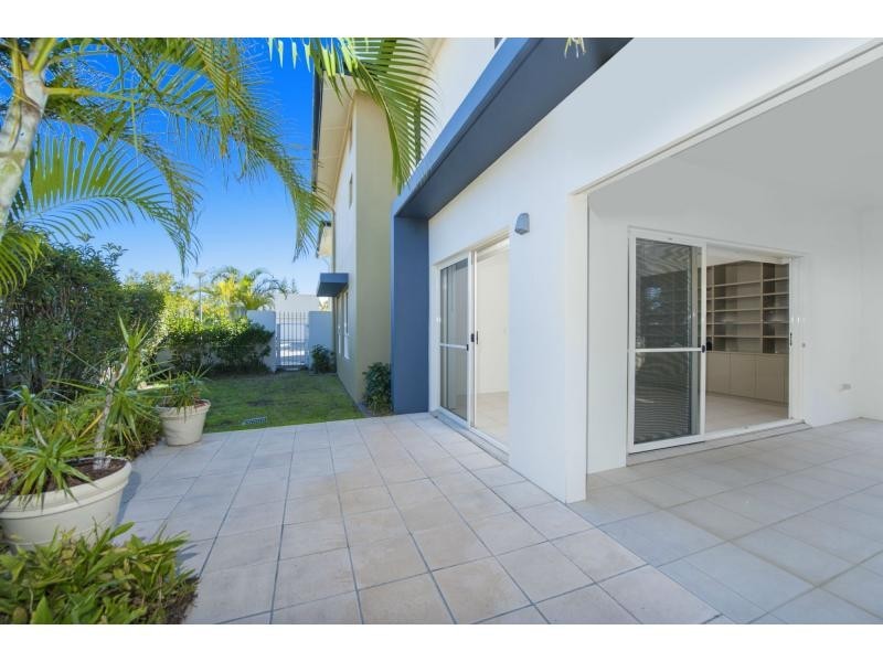 6011 Calardo Avenue, Hope Island QLD 4212