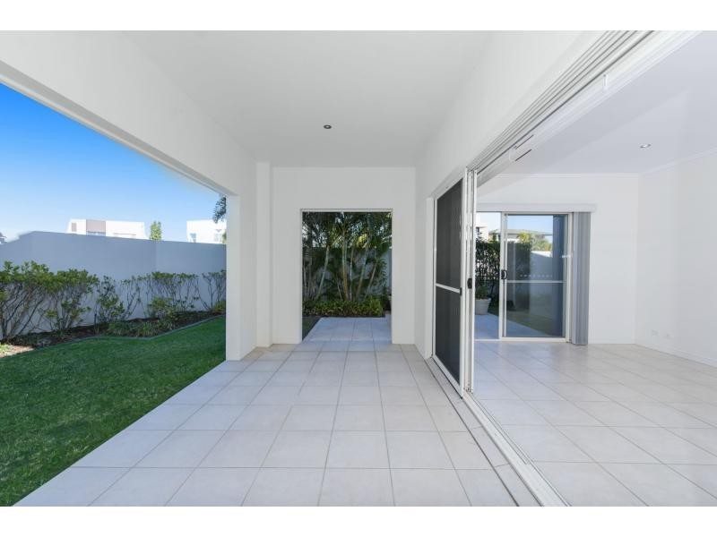 6011 Calardo Avenue, Hope Island QLD 4212