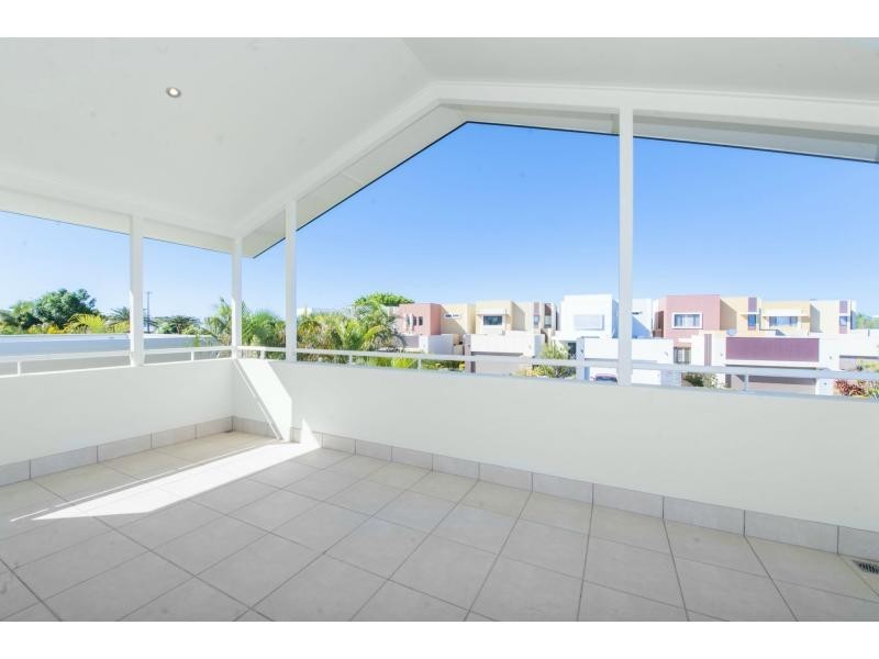 6011 Calardo Avenue, Hope Island QLD 4212
