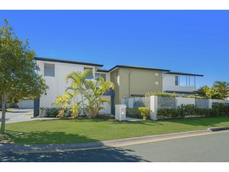 6011 Calardo Avenue, Hope Island QLD 4212
