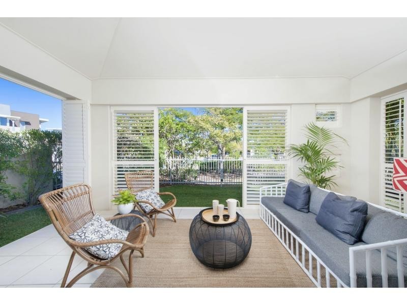 6042 Lucerne Circuit, Hope Island QLD 4212