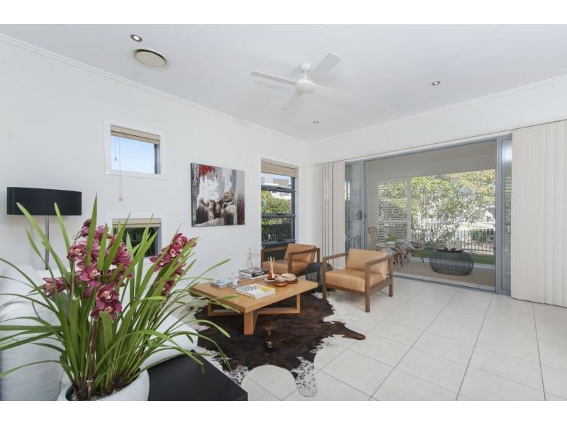 6042 Lucerne Circuit, Hope Island QLD 4212