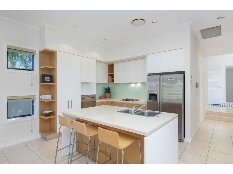 6042 Lucerne Circuit, Hope Island QLD 4212