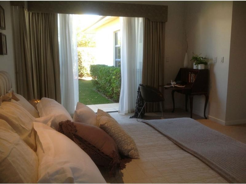 6042 Lucerne Circuit, Hope Island QLD 4212