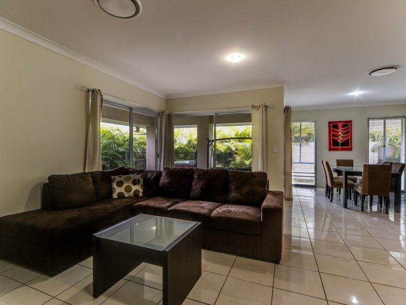 27 Rhodium Crescent, Hope Island QLD 4212
