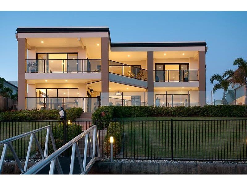 2311 Belmont Court East, Hope Island QLD 4212