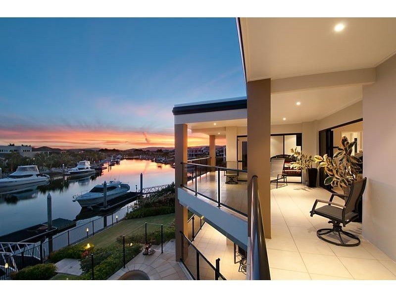 2311 Belmont Court East, Hope Island QLD 4212