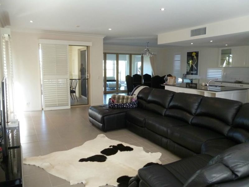 Hope Island QLD 4212