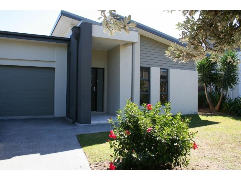 15 Galley Road, Hope Island QLD 4212