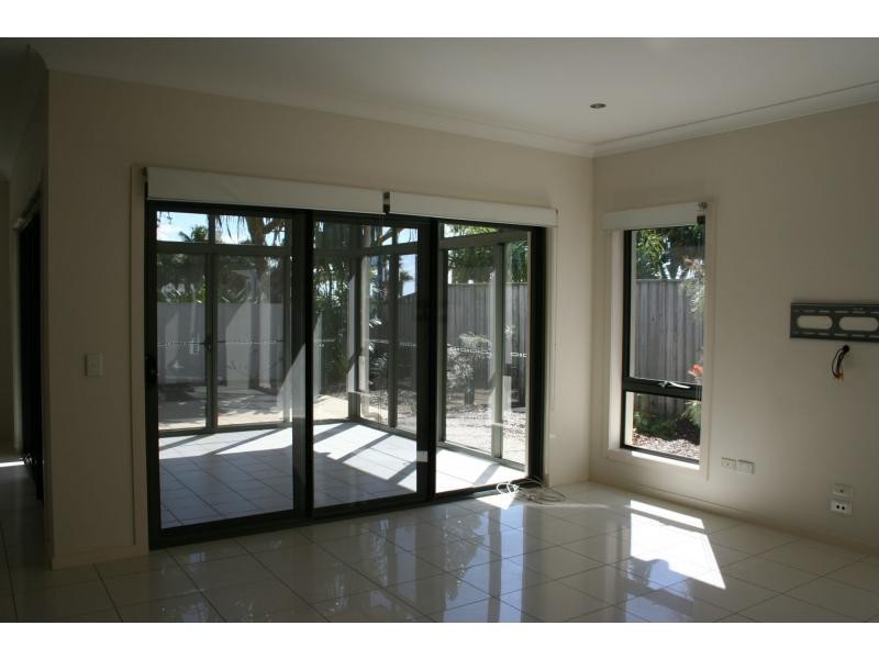 15 Galley Road, Hope Island QLD 4212