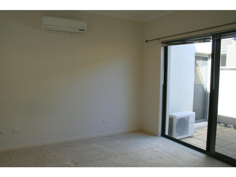 15 Galley Road, Hope Island QLD 4212
