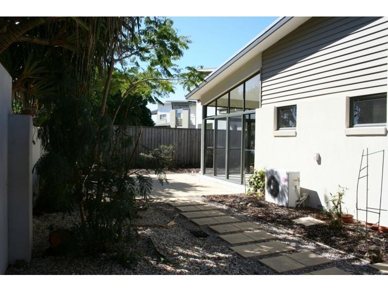 15 Galley Road, Hope Island QLD 4212
