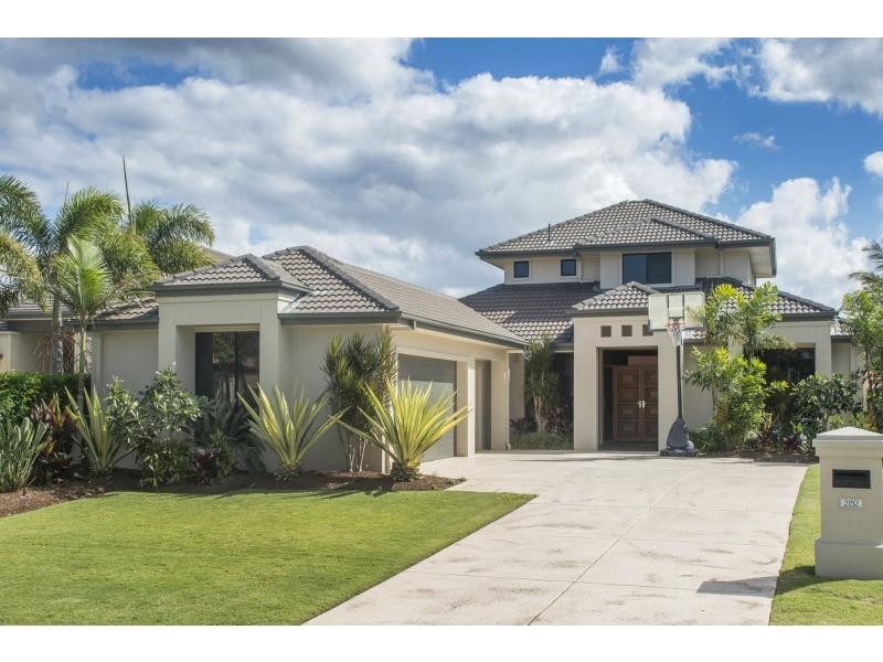 2152 Beaufort Way, Hope Island QLD 4212