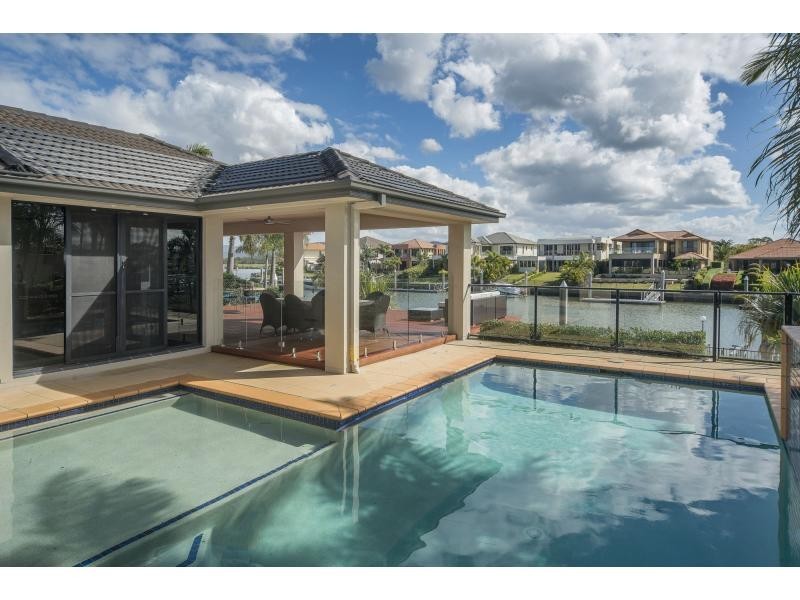 2152 Beaufort Way, Hope Island QLD 4212