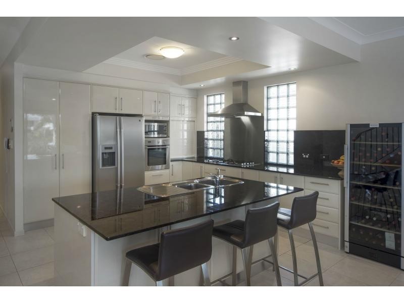 2152 Beaufort Way, Hope Island QLD 4212