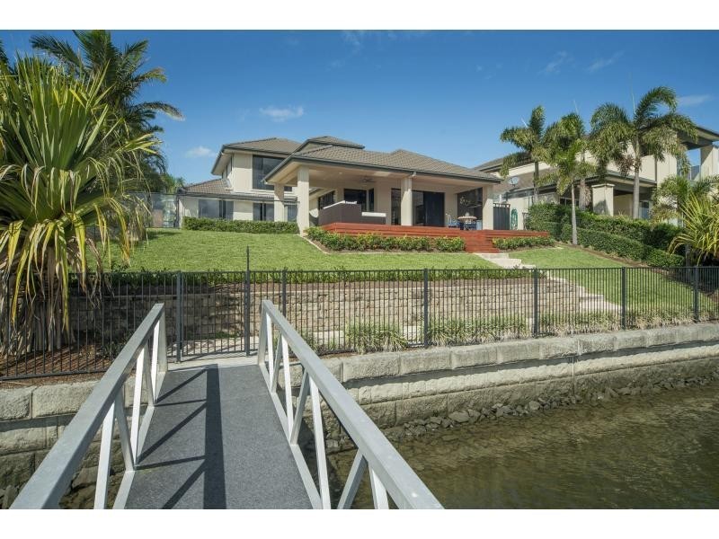 2152 Beaufort Way, Hope Island QLD 4212