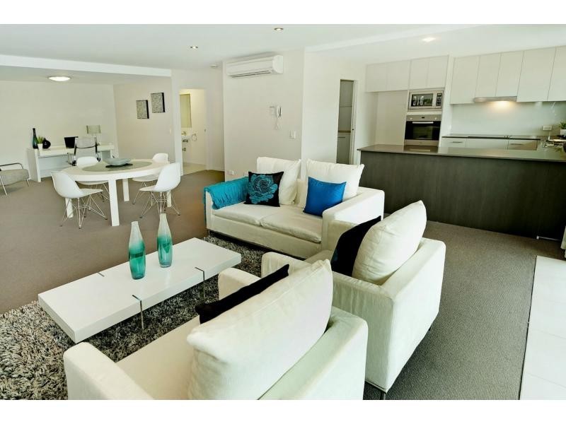 3207 Activa Way, Azzura Greens, Hope Island QLD 4212