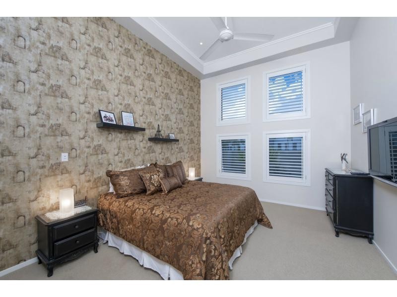 6162 Lugano Drive East, Hope Island QLD 4212