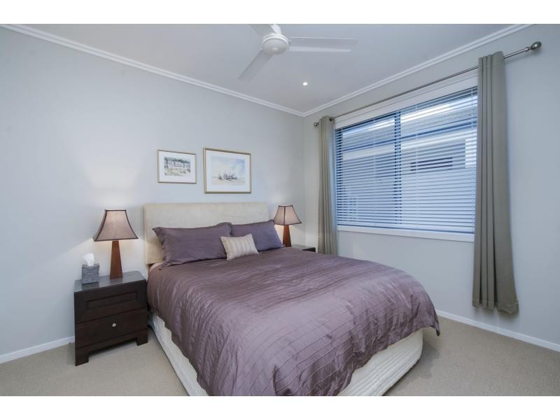 6162 Lugano Drive East, Hope Island QLD 4212