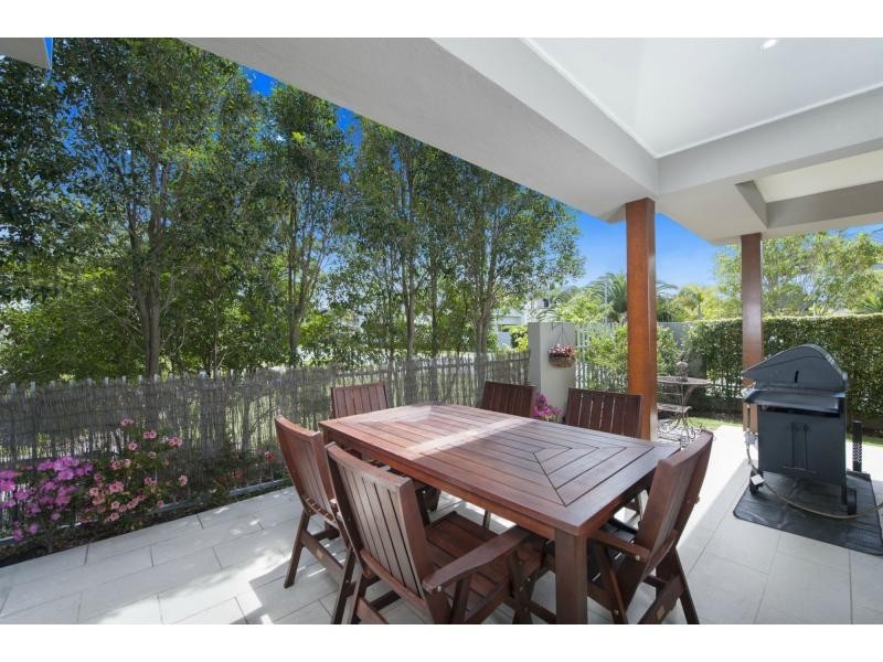 6162 Lugano Drive East, Hope Island QLD 4212