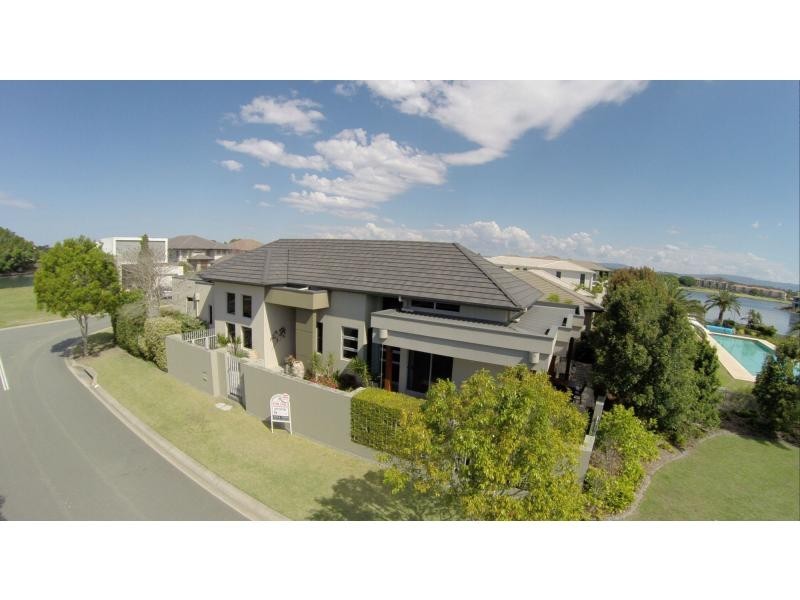 6162 Lugano Drive East, Hope Island QLD 4212