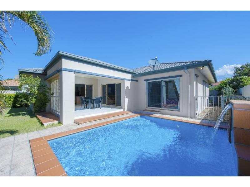 2041 Carlton Drive, Hope Island QLD 4212