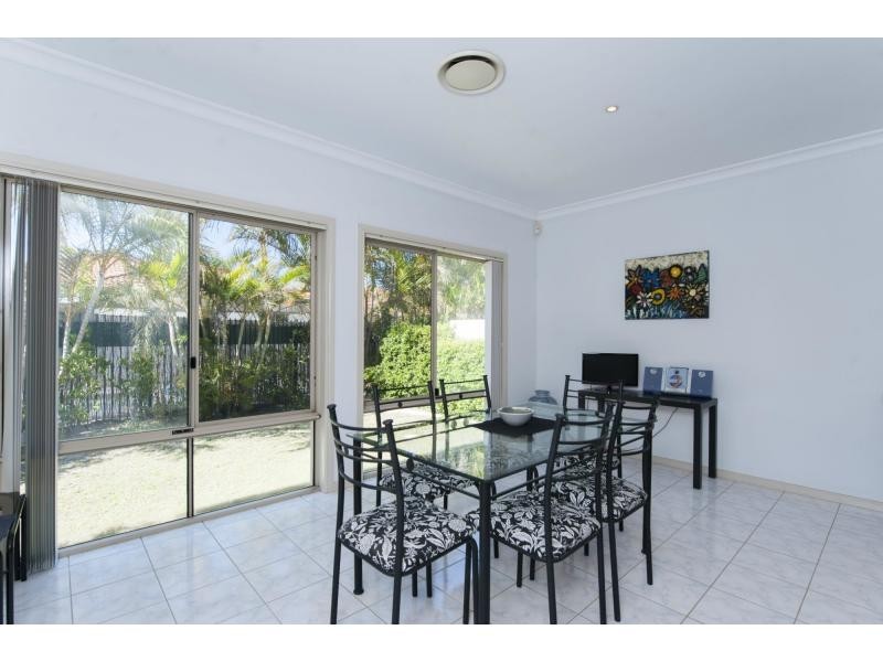 2041 Carlton Drive, Hope Island QLD 4212
