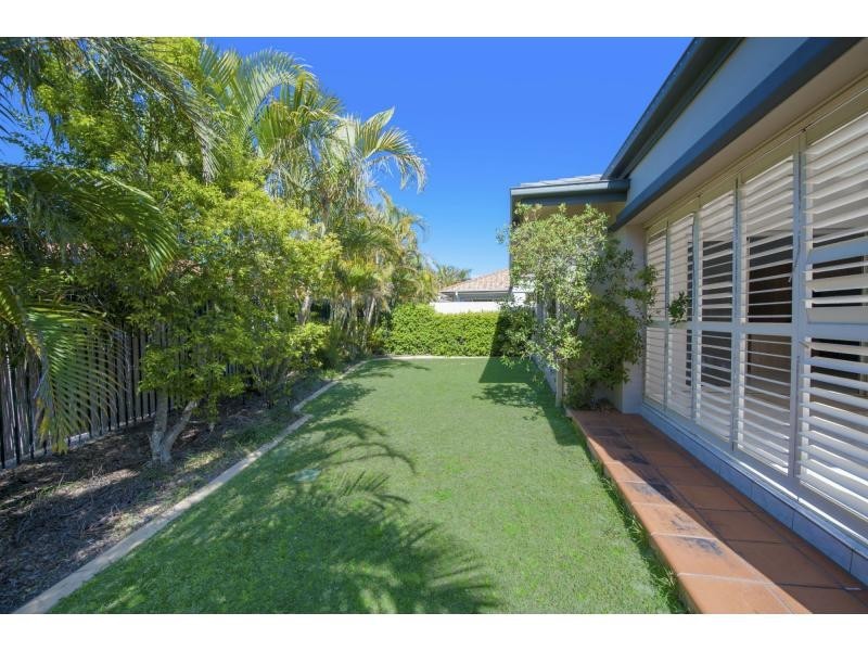 2041 Carlton Drive, Hope Island QLD 4212