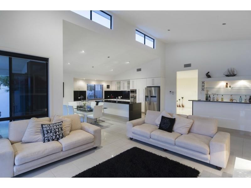 96 Southaven Drive, Helensvale QLD 4212