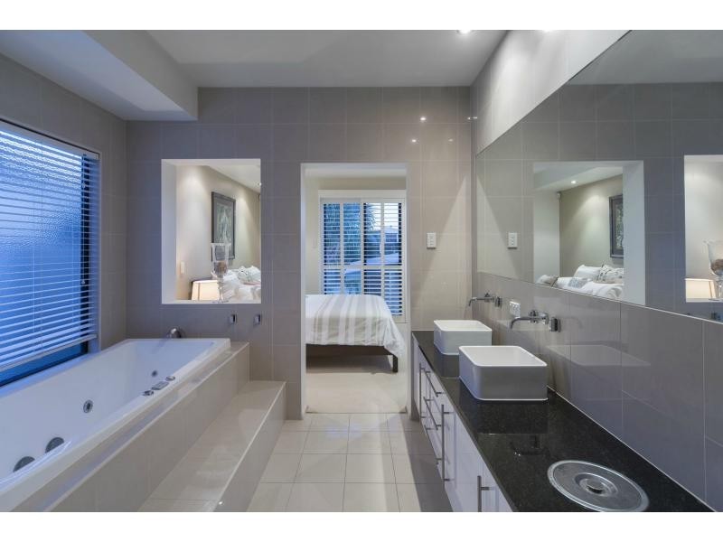 96 Southaven Drive, Helensvale QLD 4212