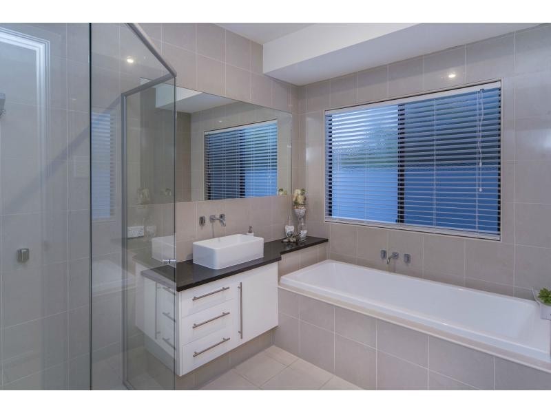 96 Southaven Drive, Helensvale QLD 4212