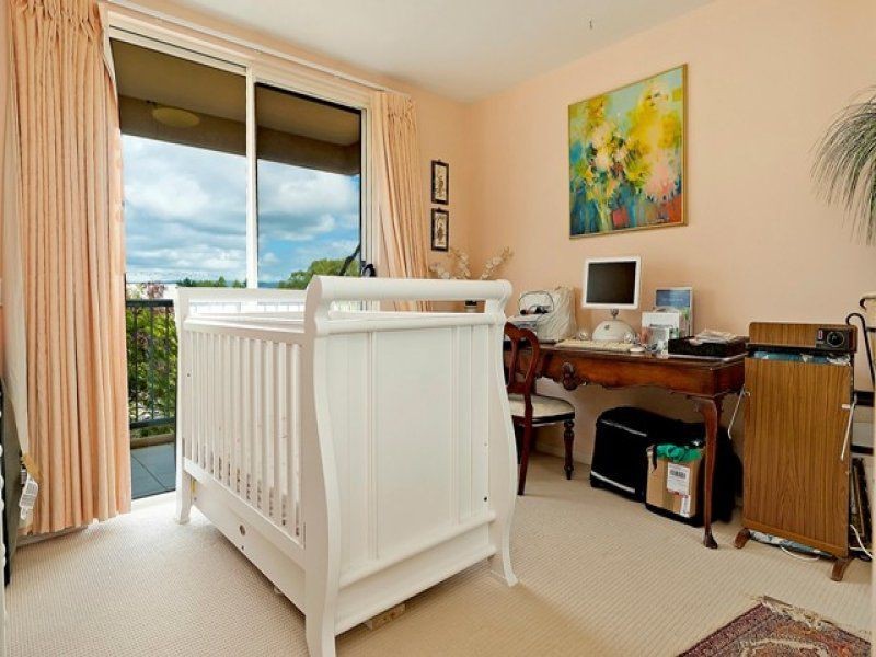 8435 Magnolia Drive East, Hope Island QLD 4212