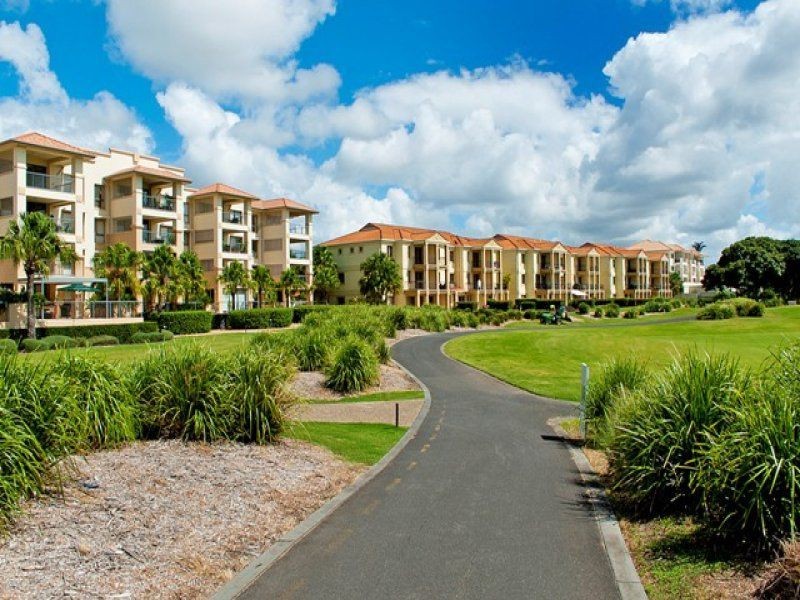 8435 Magnolia Drive East, Hope Island QLD 4212