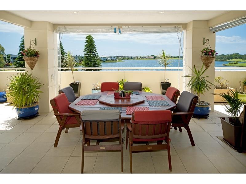 8315 Magnolia Drive East, Hope Island QLD 4212