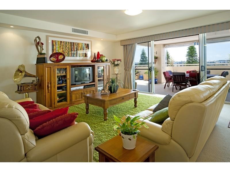 8315 Magnolia Drive East, Hope Island QLD 4212